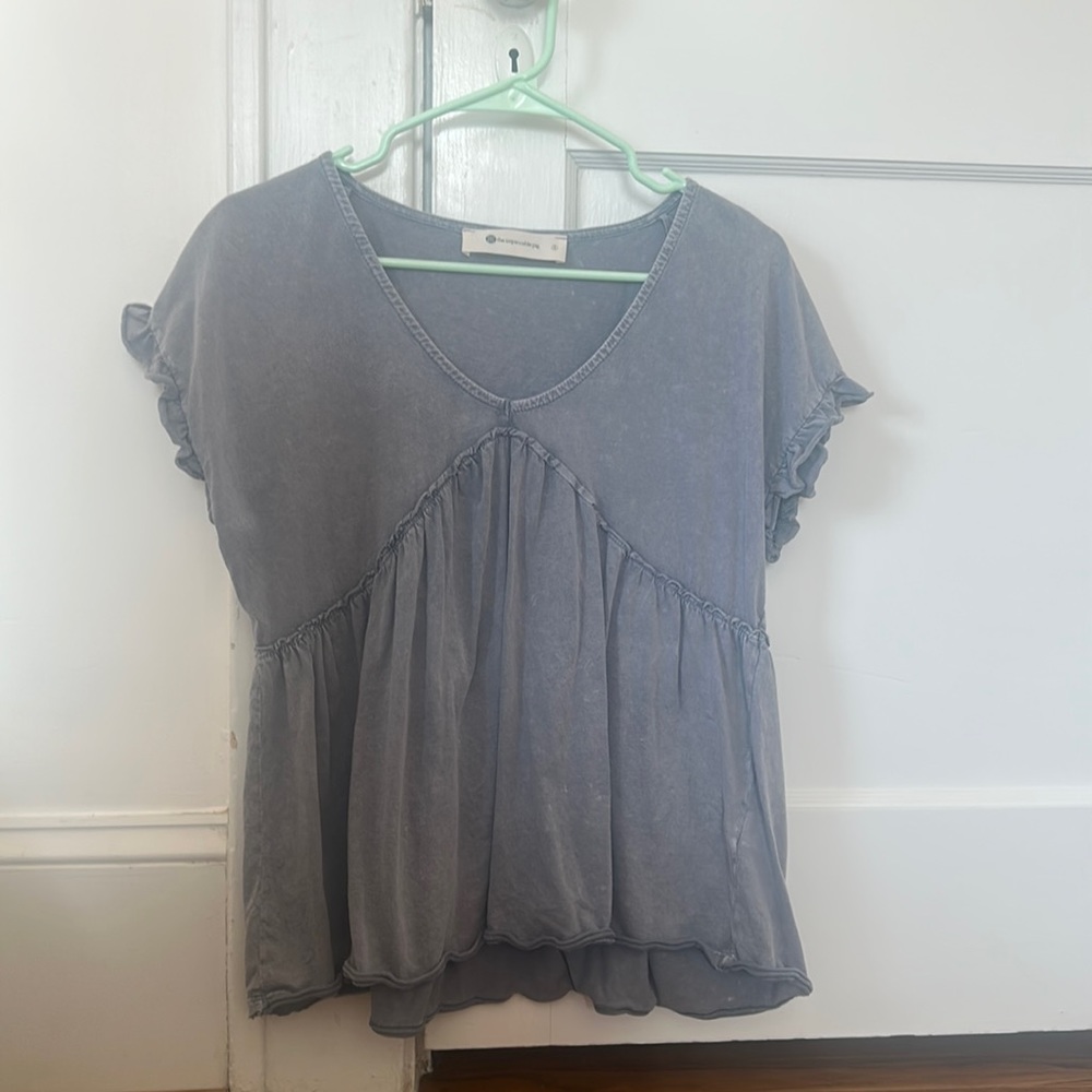 Adorable The Impeccable Pig flowy top!